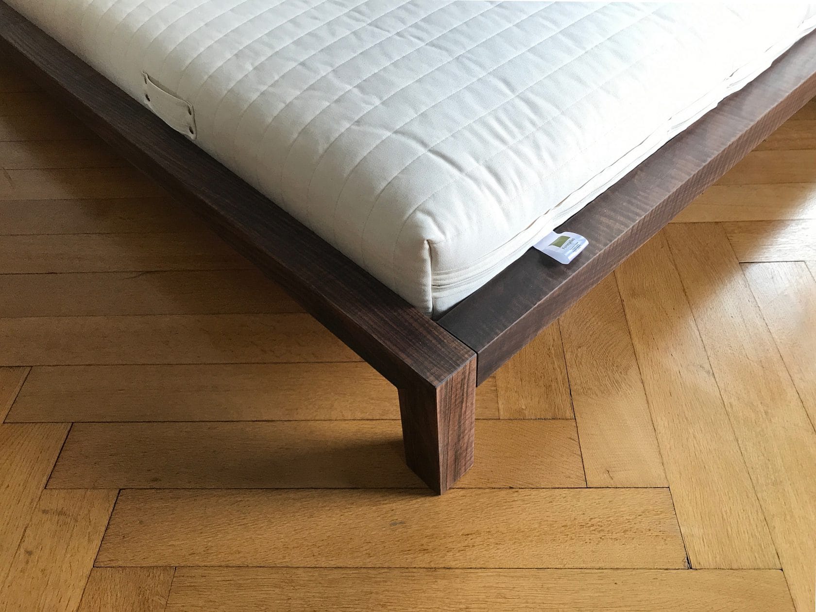 Edition Bett Nussbaum Ecke Km